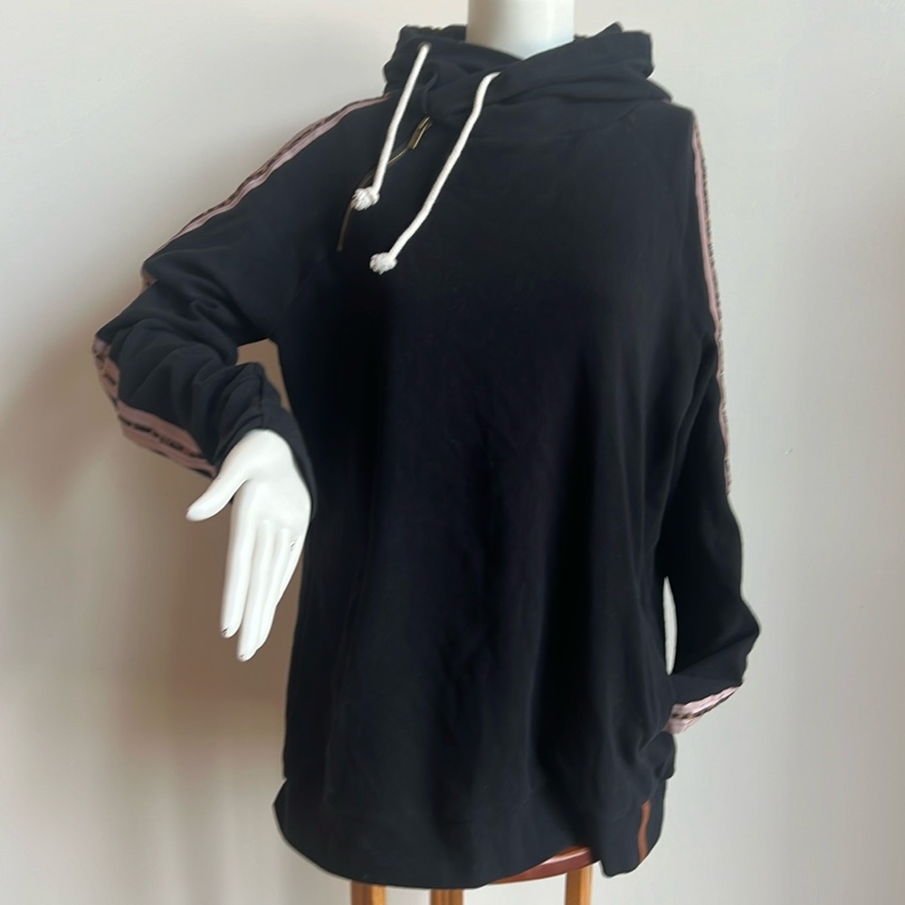 Ampersand Avenue hoodie with two front pockets
